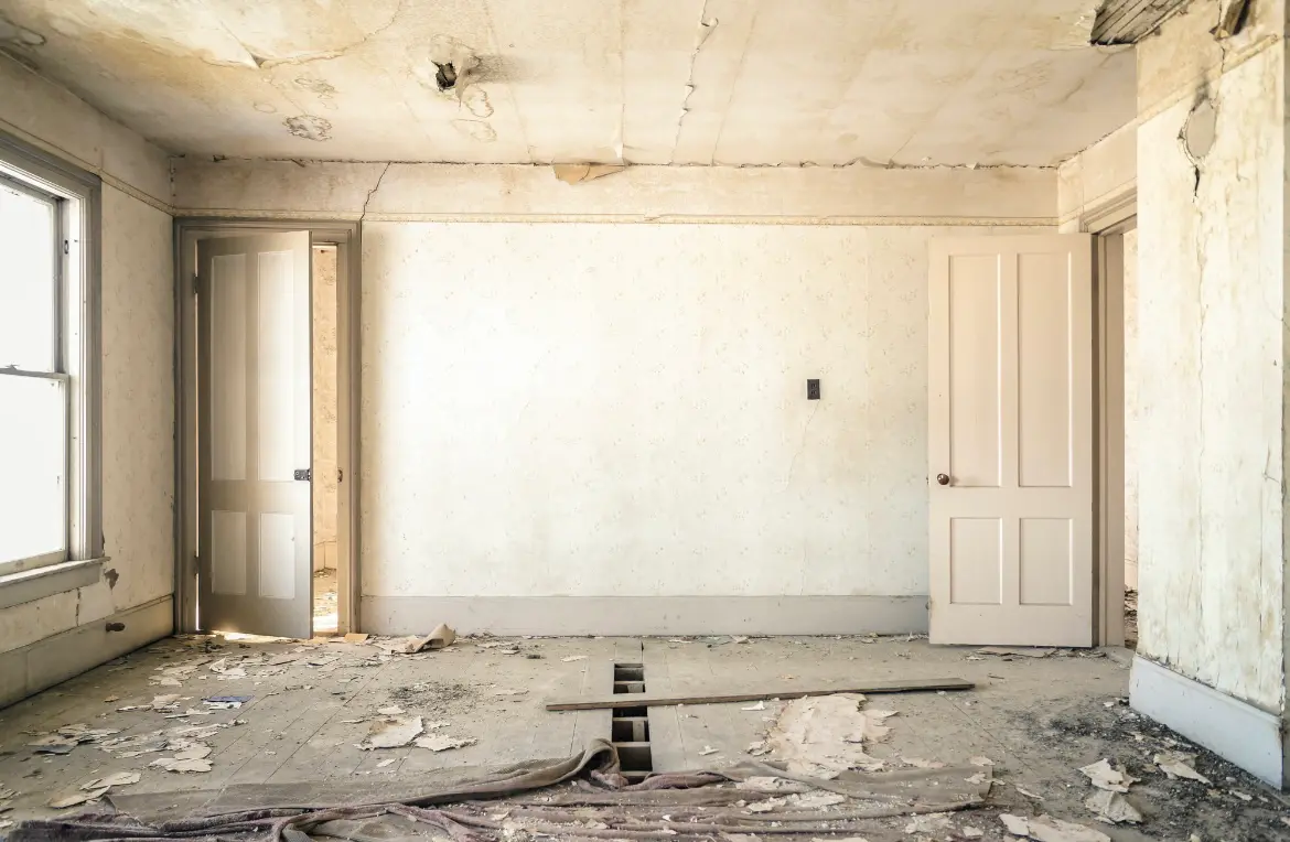 Waste disposal crew managing a cleanout project in Shrewsbury